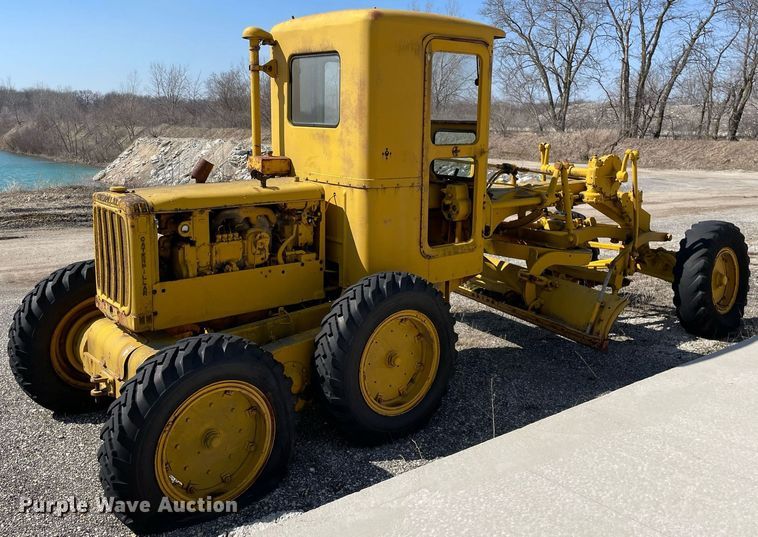image for item LJ9573 Caterpillar  rigid frame motor grader