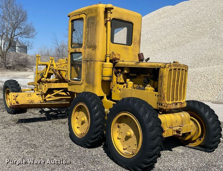 image for item LJ9573 Caterpillar  rigid frame motor grader