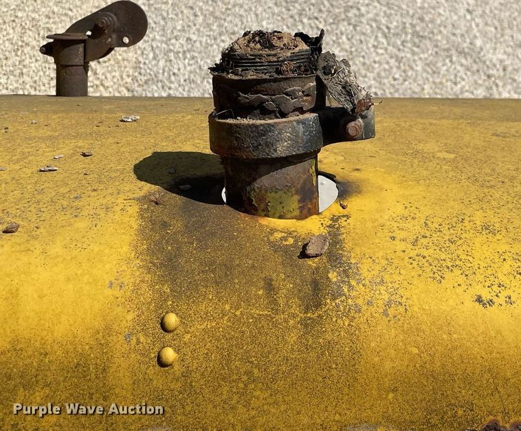 image for item LJ9573 Caterpillar  rigid frame motor grader