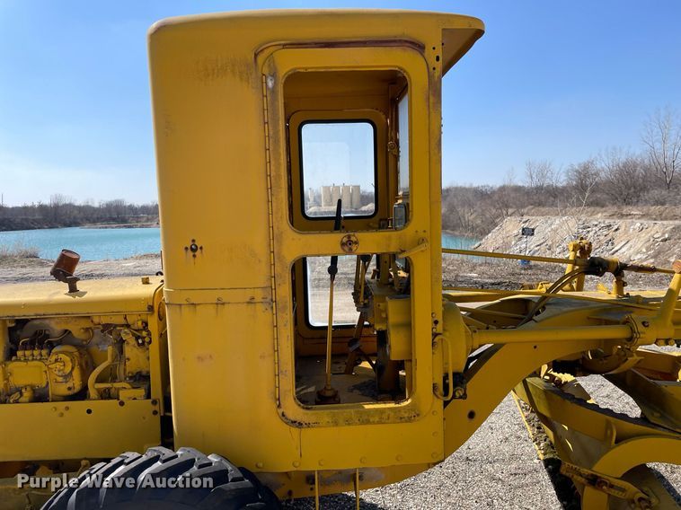 image for item LJ9573 Caterpillar  rigid frame motor grader