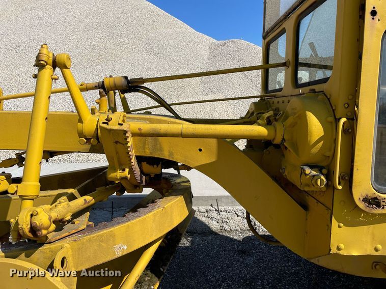 image for item LJ9573 Caterpillar  rigid frame motor grader