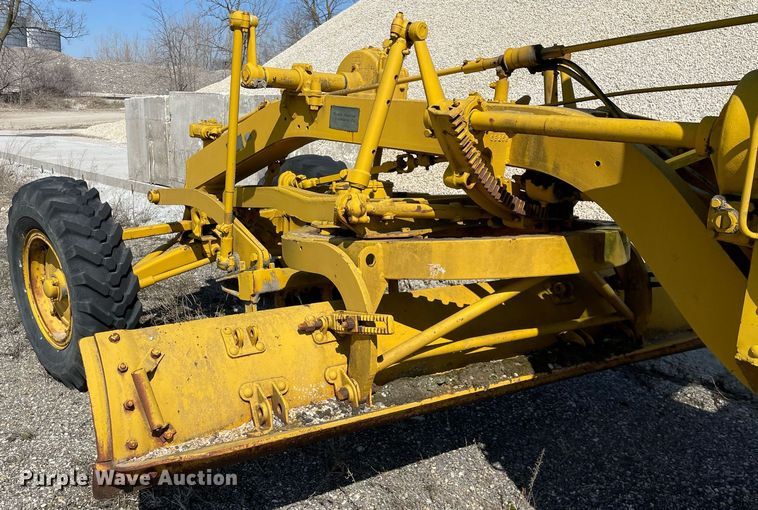image for item LJ9573 Caterpillar  rigid frame motor grader
