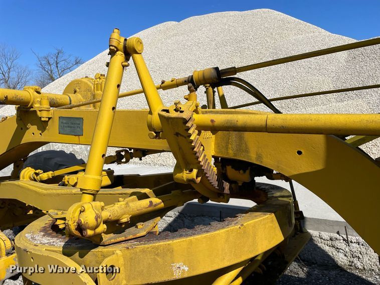 image for item LJ9573 Caterpillar  rigid frame motor grader