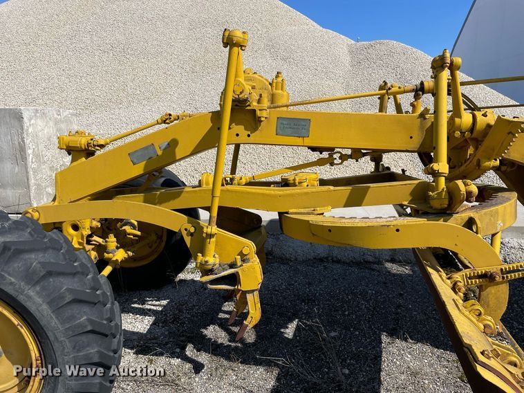 image for item LJ9573 Caterpillar  rigid frame motor grader