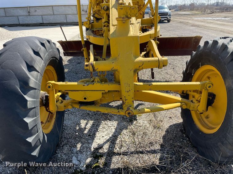 image for item LJ9573 Caterpillar  rigid frame motor grader