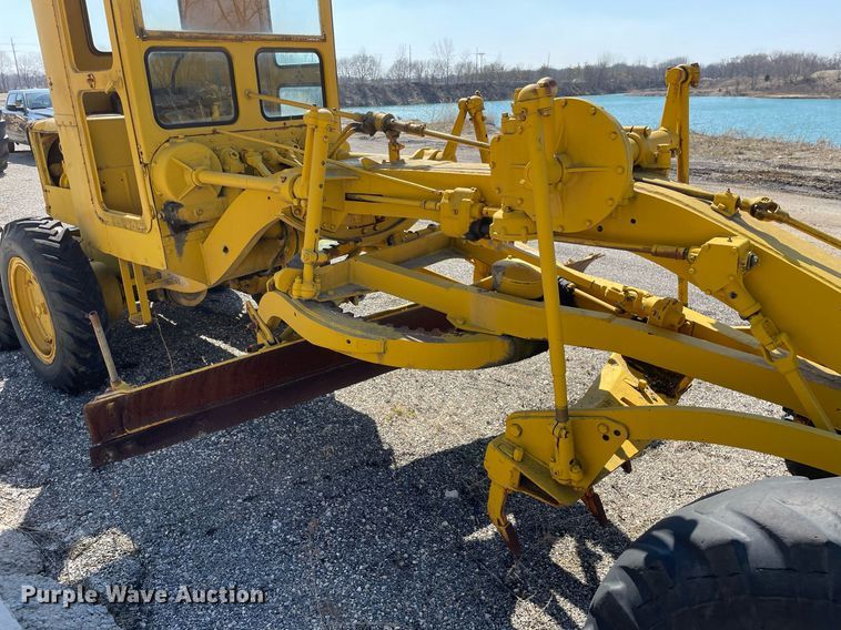 image for item LJ9573 Caterpillar  rigid frame motor grader