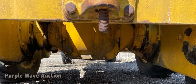 image for item LJ9573 Caterpillar  rigid frame motor grader