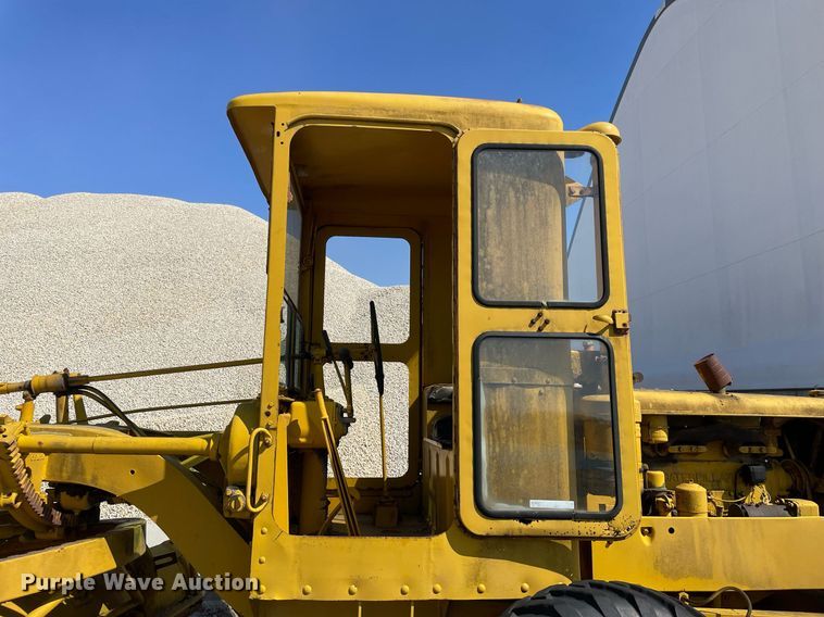 image for item LJ9573 Caterpillar  rigid frame motor grader