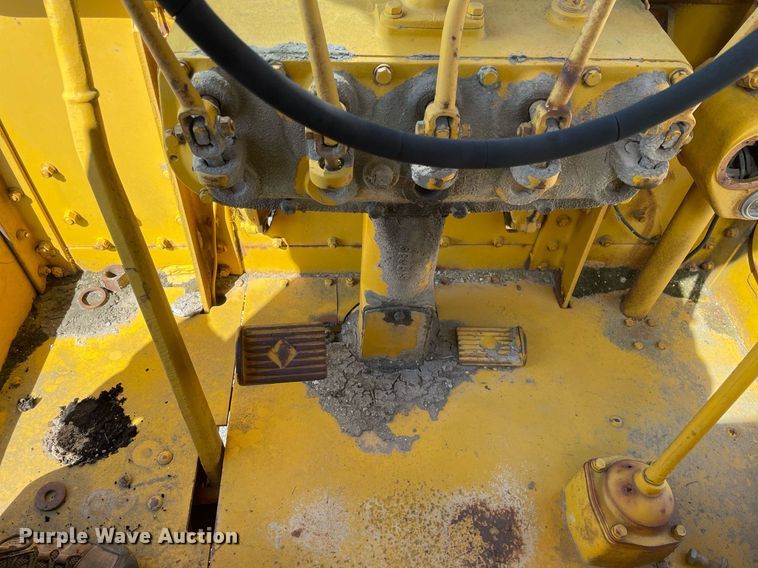 image for item LJ9573 Caterpillar  rigid frame motor grader