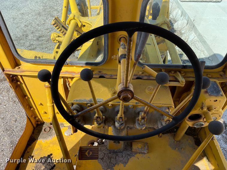 image for item LJ9573 Caterpillar  rigid frame motor grader