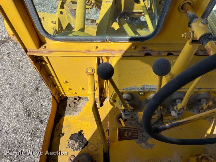 image for item LJ9573 Caterpillar  rigid frame motor grader