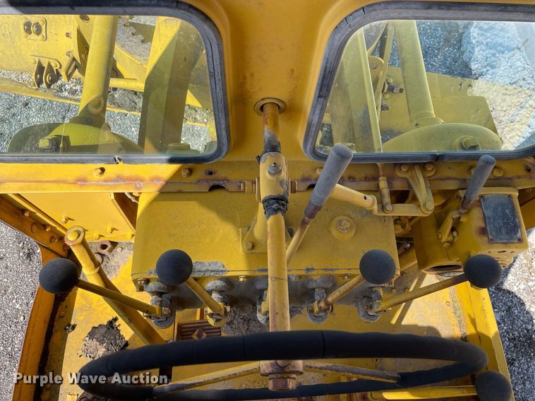 image for item LJ9573 Caterpillar  rigid frame motor grader