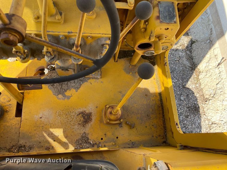 image for item LJ9573 Caterpillar  rigid frame motor grader