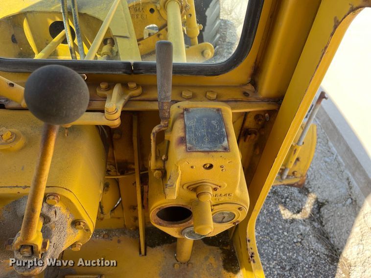 image for item LJ9573 Caterpillar  rigid frame motor grader