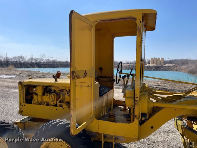 image for item LJ9573 Caterpillar  rigid frame motor grader