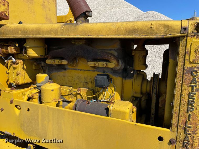 image for item LJ9573 Caterpillar  rigid frame motor grader