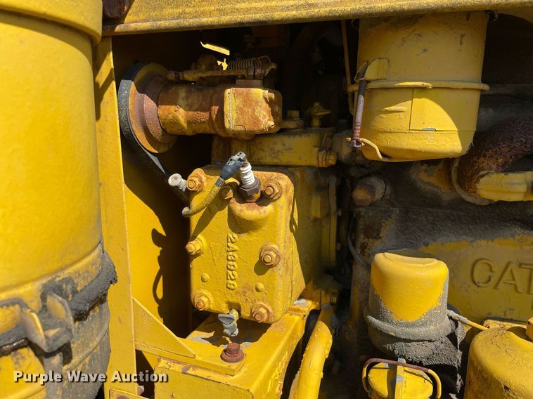 image for item LJ9573 Caterpillar  rigid frame motor grader