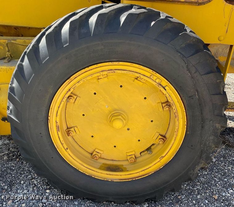 image for item LJ9573 Caterpillar  rigid frame motor grader