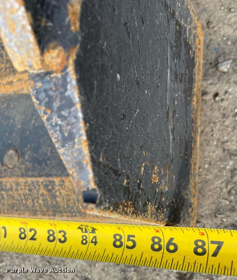 image for item LJ9575 Volvo MC125C  tracked skid steer loader