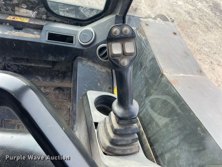 image for item LJ9575 Volvo MC125C  tracked skid steer loader