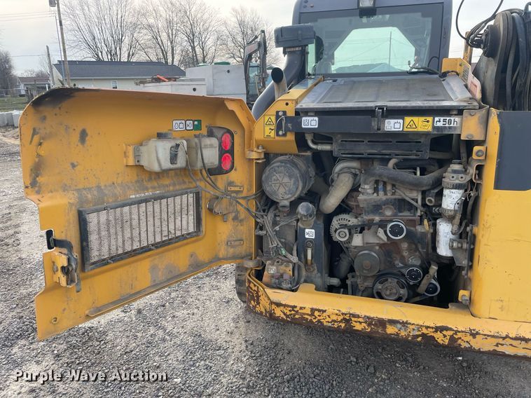 image for item LJ9575 Volvo MC125C  tracked skid steer loader