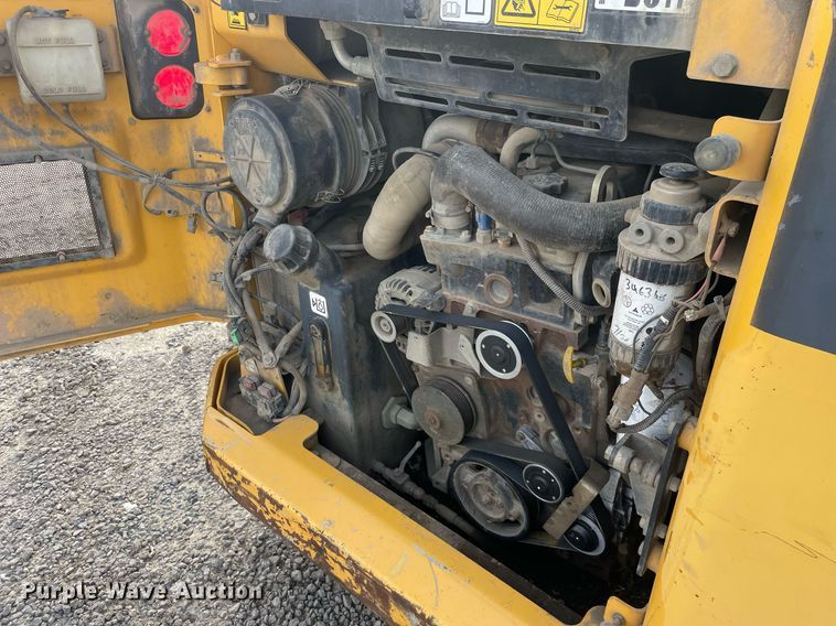 image for item LJ9575 Volvo MC125C  tracked skid steer loader