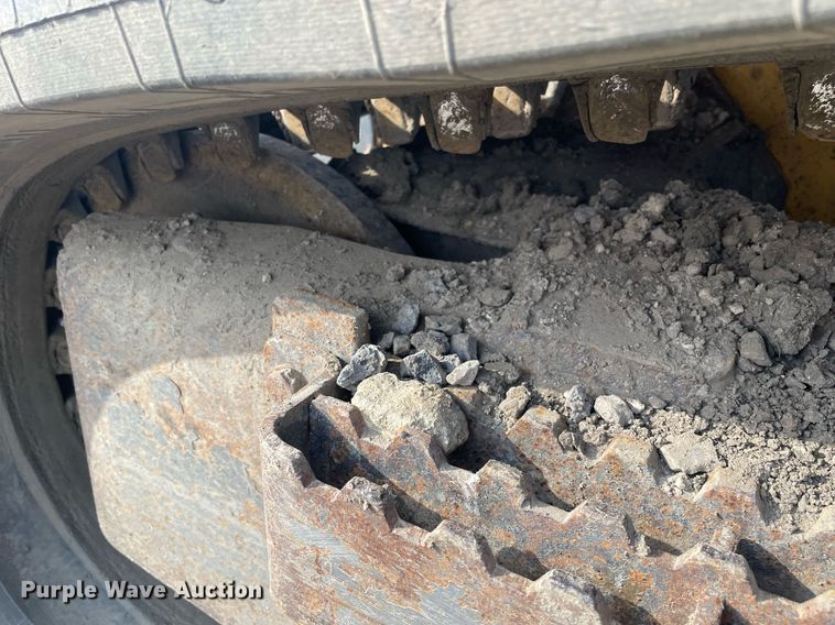 image for item LJ9575 Volvo MC125C  tracked skid steer loader