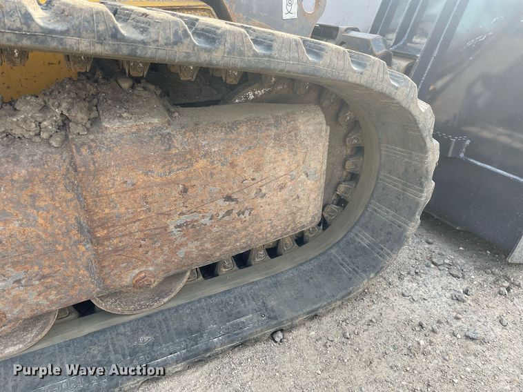 image for item LJ9575 Volvo MC125C  tracked skid steer loader