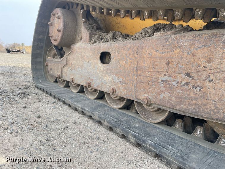 image for item LJ9575 Volvo MC125C  tracked skid steer loader