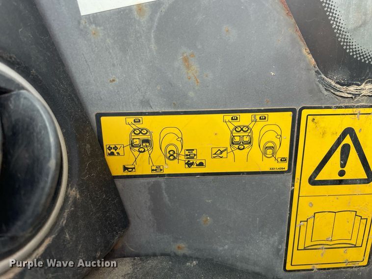 image for item LJ9575 Volvo MC125C  tracked skid steer loader