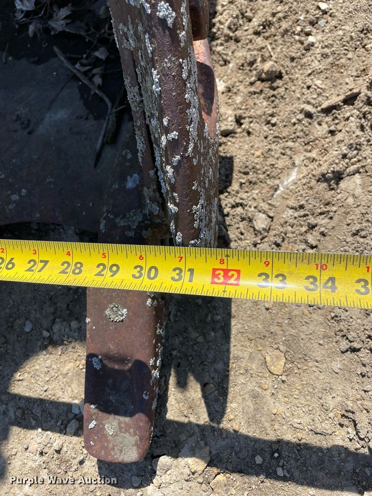 image for item LJ9579 32" W excavator bucket