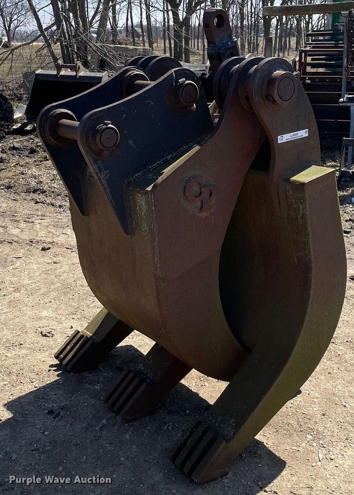 image for item LJ9580 CP  45" W grapple bucket