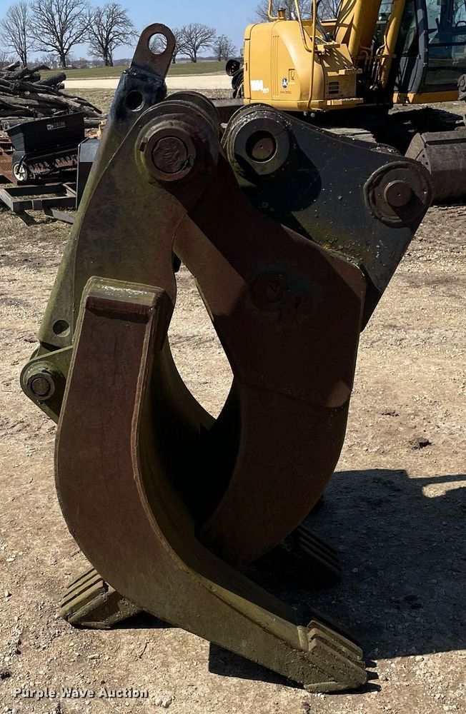 image for item LJ9580 CP  45" W grapple bucket