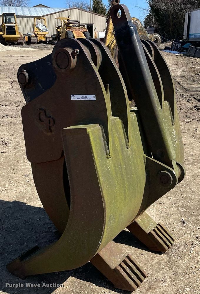 image for item LJ9580 CP  45" W grapple bucket