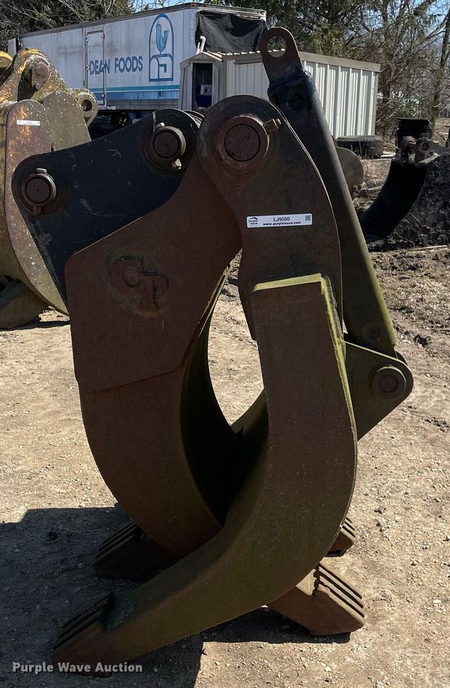 image for item LJ9580 CP  45" W grapple bucket