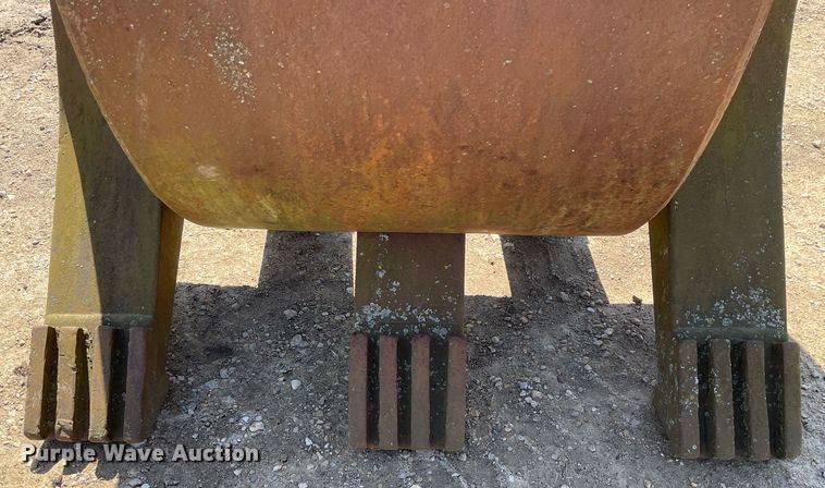 image for item LJ9580 CP  45" W grapple bucket