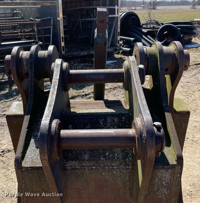 image for item LJ9580 CP  45" W grapple bucket