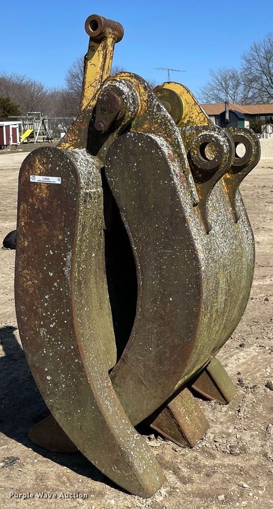 image for item LJ9581 44" grapple bucket