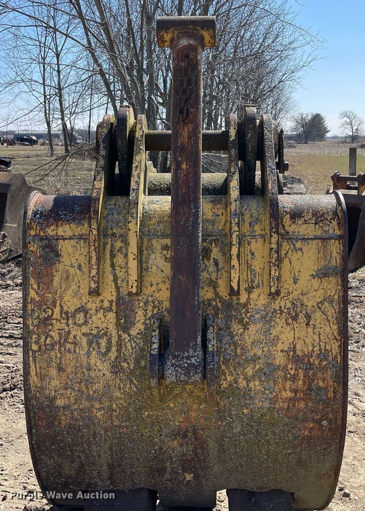 image for item LJ9581 44" grapple bucket