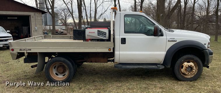 image for item LJ9595 2006 Ford F450 Super Duty XLT  flatbed truck