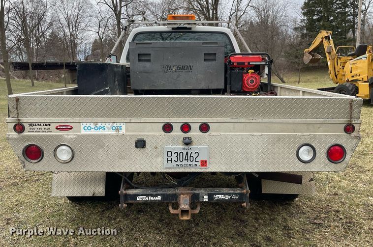 image for item LJ9595 2006 Ford F450 Super Duty XLT  flatbed truck