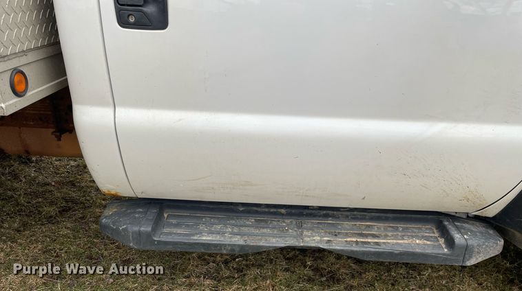 image for item LJ9595 2006 Ford F450 Super Duty XLT  flatbed truck