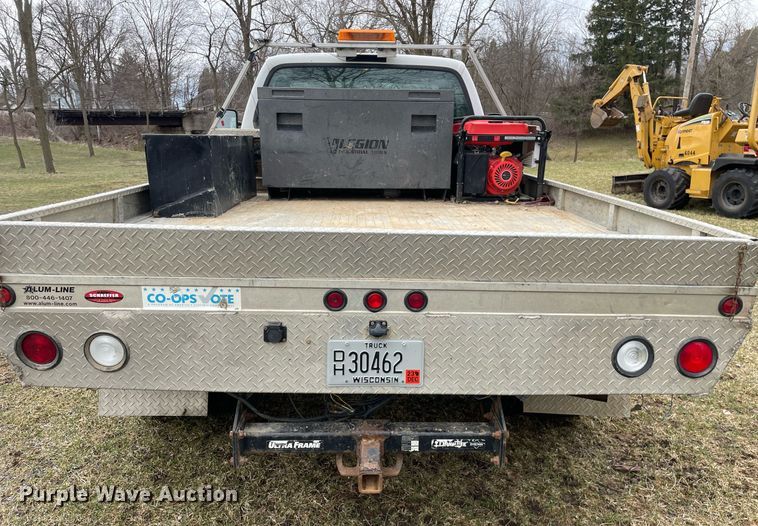 image for item LJ9595 2006 Ford F450 Super Duty XLT  flatbed truck