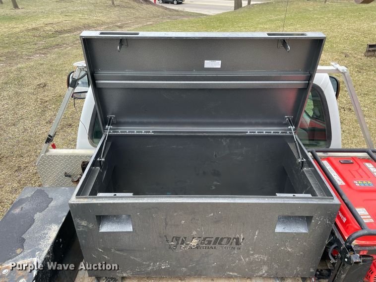 image for item LJ9595 2006 Ford F450 Super Duty XLT  flatbed truck