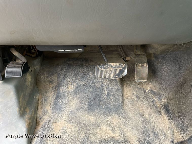 image for item LJ9595 2006 Ford F450 Super Duty XLT  flatbed truck