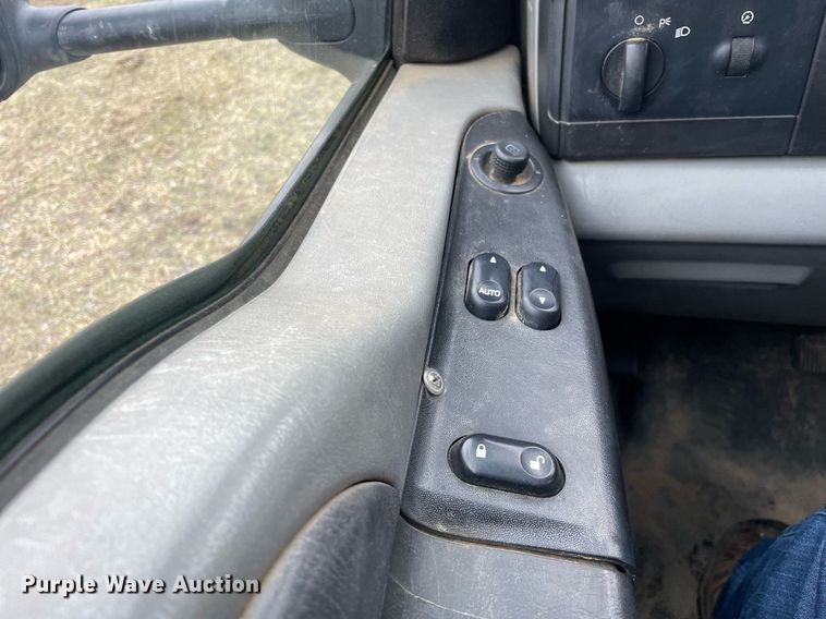 image for item LJ9595 2006 Ford F450 Super Duty XLT  flatbed truck