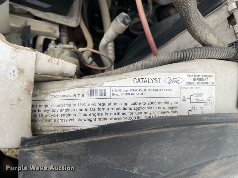 image for item LJ9595 2006 Ford F450 Super Duty XLT  flatbed truck