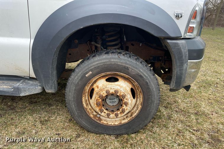 image for item LJ9595 2006 Ford F450 Super Duty XLT  flatbed truck