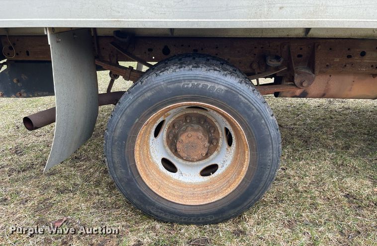 image for item LJ9595 2006 Ford F450 Super Duty XLT  flatbed truck