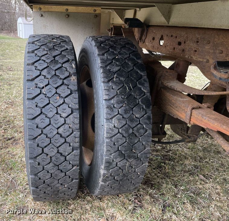 image for item LJ9595 2006 Ford F450 Super Duty XLT  flatbed truck